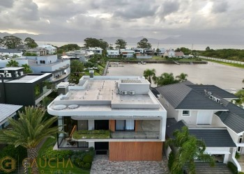 Casa em Condomínio com 596m², 5 dormitórios, 5 suítes, 2 vagas, Condomínio Velas da Marina  em Capão da Canoa
