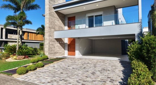 Casa em Condomínio com 497m², 5 dormitórios, 4 suítes, 4 vagas, Condomínio Velas da Marina  em Capão da Canoa