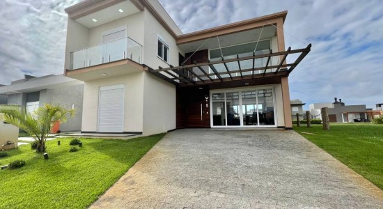 Casa em Condomínio com 320m², 4 dormitórios, 3 suítes, 2 vagas, Capão Ilhas Resort - LESTE em Capão da Canoa
