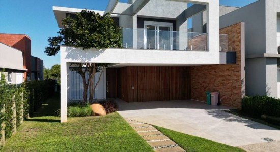 Casa em Condomínio com 230m², 4 dormitórios, 3 suítes, 2 vagas, Capão Ilhas Resort - LESTE em Capão da Canoa