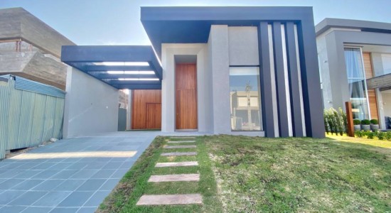 Casa em Condomínio com 206m², 4 dormitórios, 4 suítes, 2 vagas, Capão Ilhas Resort - LESTE em Capão da Canoa