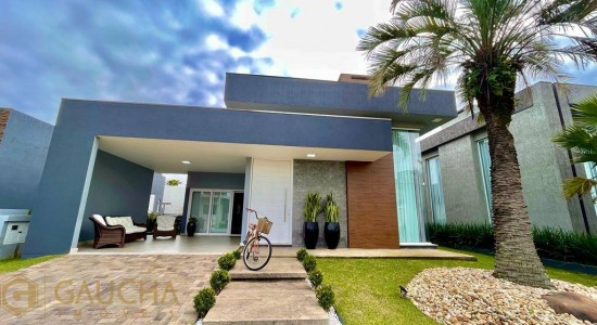 Casa em Condomínio com 200m², 3 dormitórios, 3 suítes, 2 vagas, Dubai Resort  em Capão da Canoa