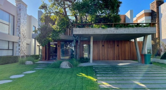 Casa em Condomínio com 350m², 4 dormitórios, 4 suítes, 2 vagas, Condomínio Velas da Marina  em Capão da Canoa