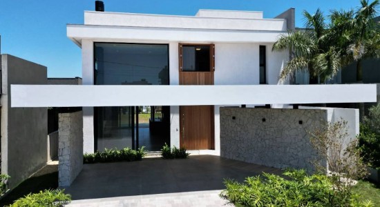 Casa em Condomínio com 322m², 4 dormitórios, 4 suítes, 2 vagas, Capão Ilhas Resort - LESTE em Capão da Canoa